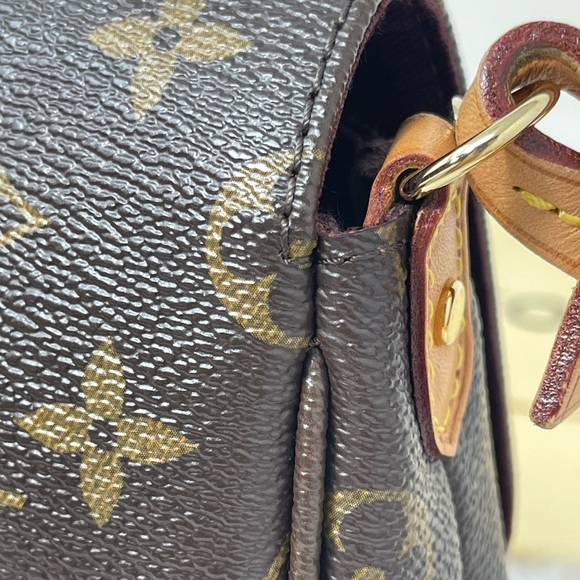 Louis Vuitton Favorite MM Monogram - Picture 10 of 14